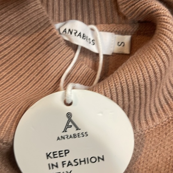 Anrabess Sweater - Picture 4 of 5